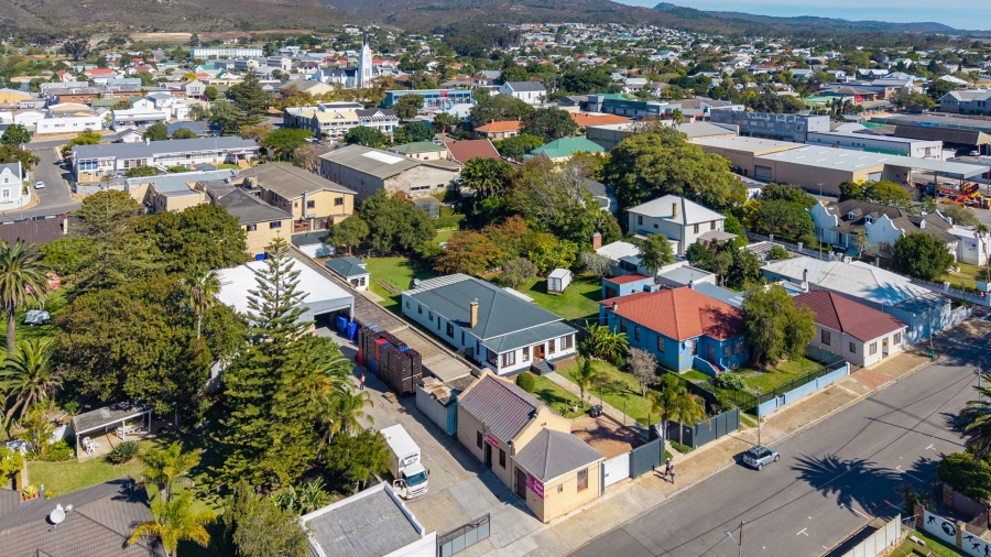 5 Bedroom Property for Sale in Bredasdorp Western Cape
